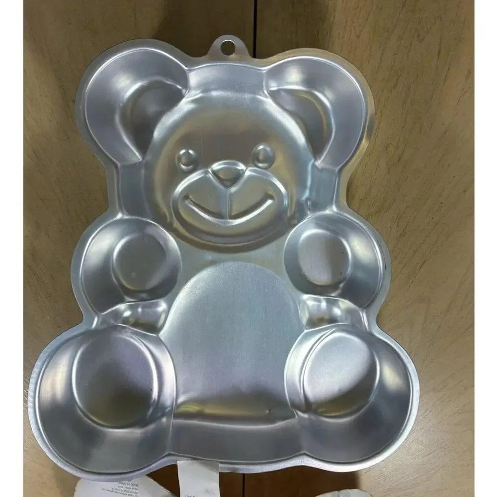 NEW 80s Aluminum Teddy Bear Cake Pan Bear Shaped Baking Molds & Booklet 1982 Vtg